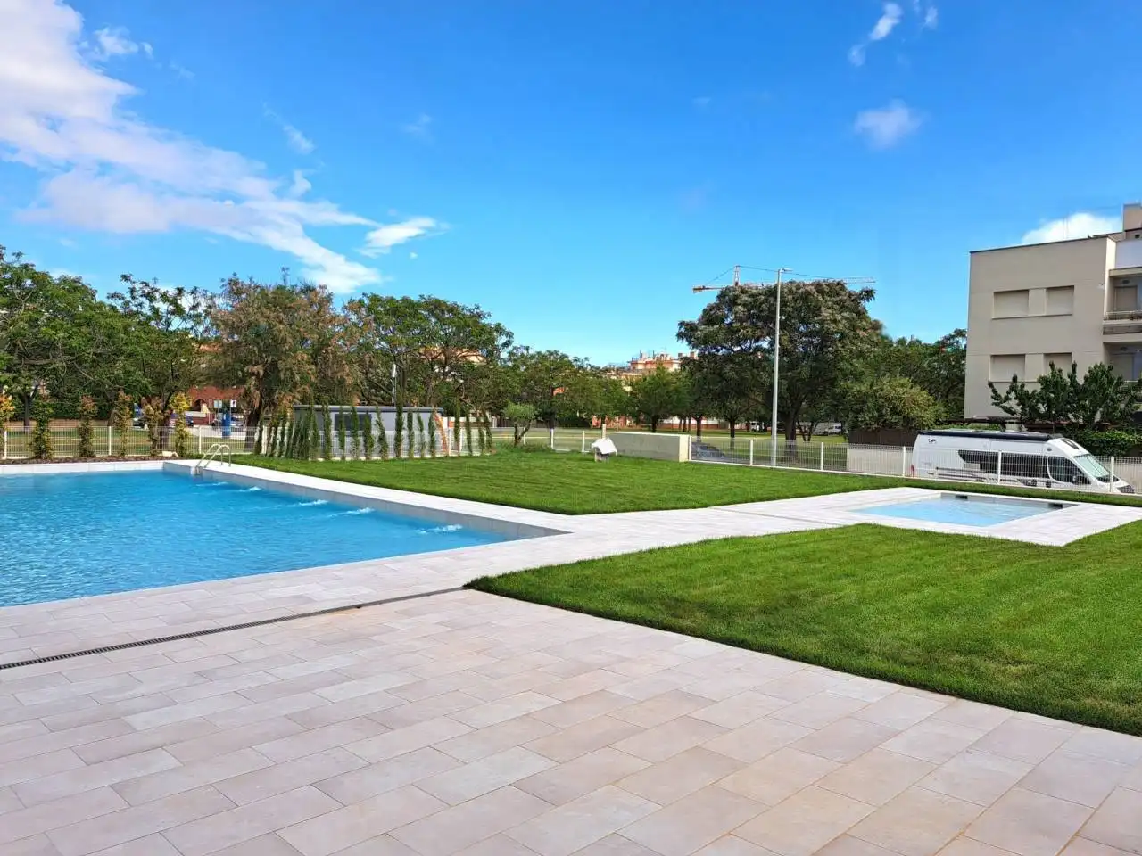 Piscina de Pis en venda en Cubelles amb Aire condicionat, Calefacció i Jardí privat