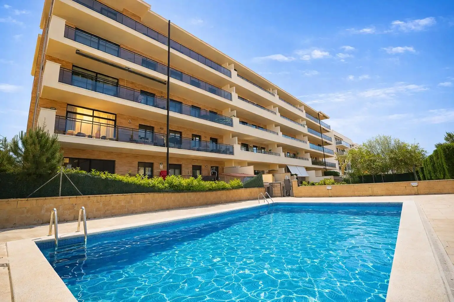 Piscina de Piso en venta en Salou con Aire acondicionado, Trastero y Piscina comunitaria
