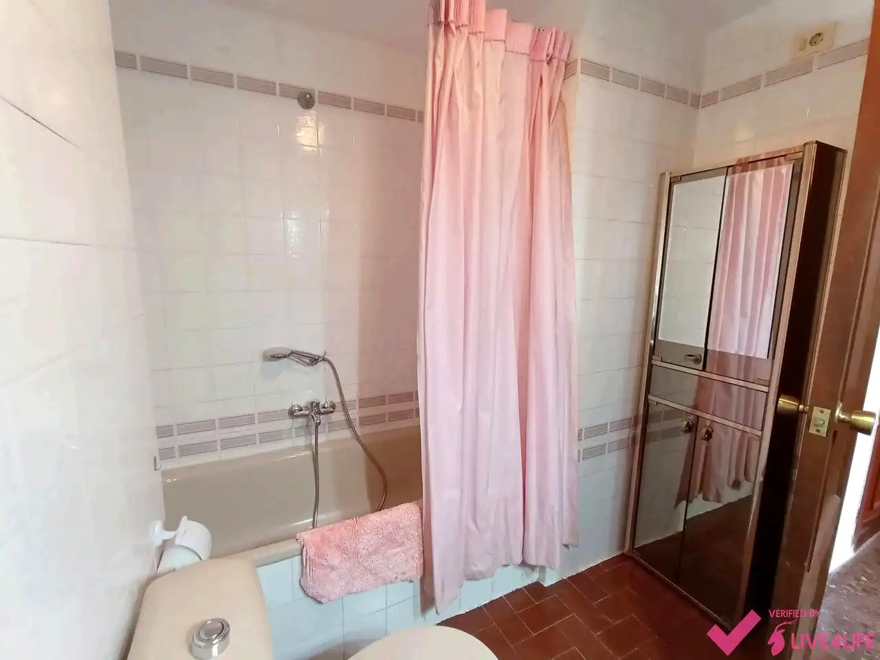 Baño de Piso de alquiler en Valencia con Aire acondicionado, Terraza y Amueblado
