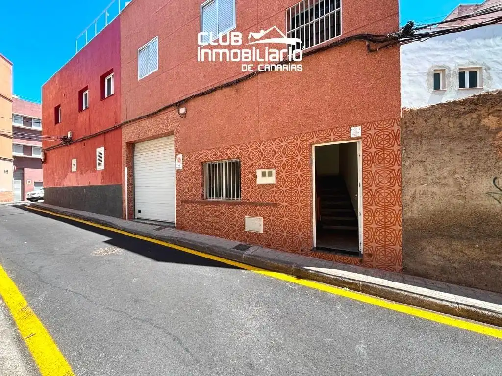 Vista exterior de Piso de alquiler en San Cristóbal de la Laguna con Aire acondicionado