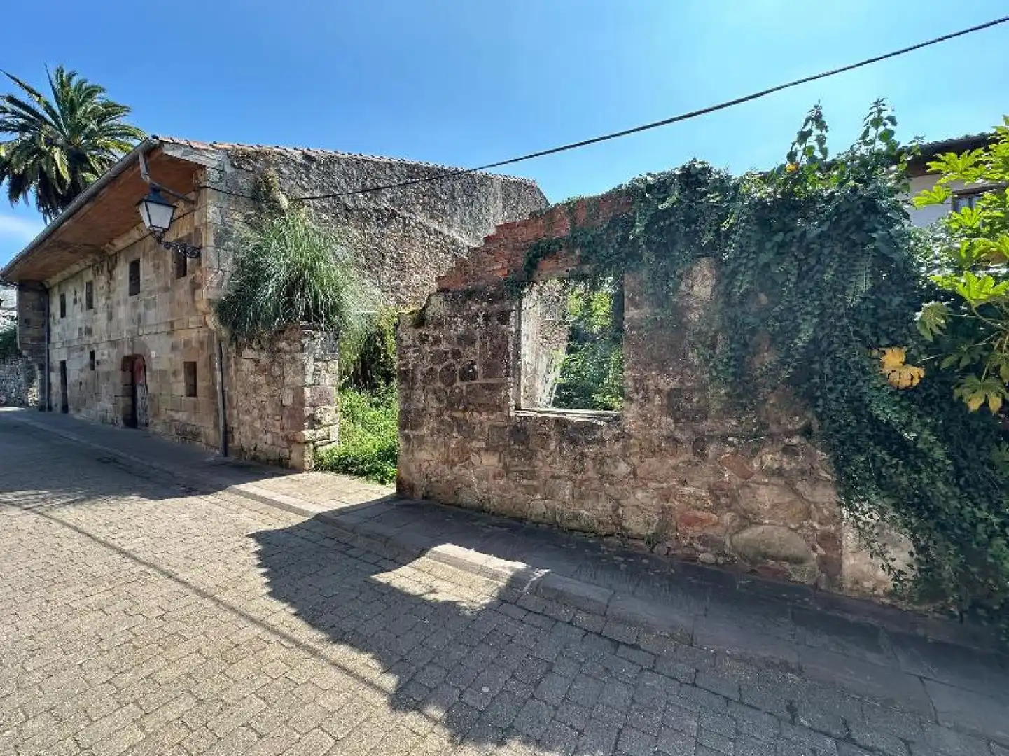 Vista exterior de Casa o chalet en venta en Cartes con Jardín privado