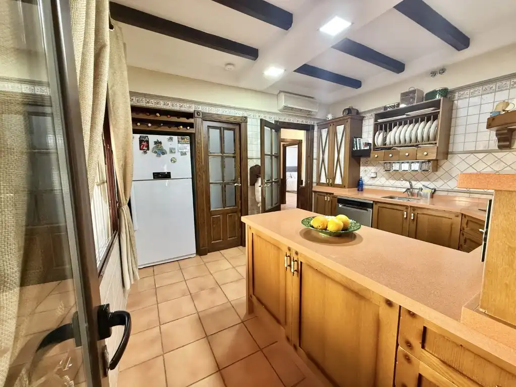 Cocina de Casa o chalet en venta en Carmona con Aire acondicionado y Amueblado