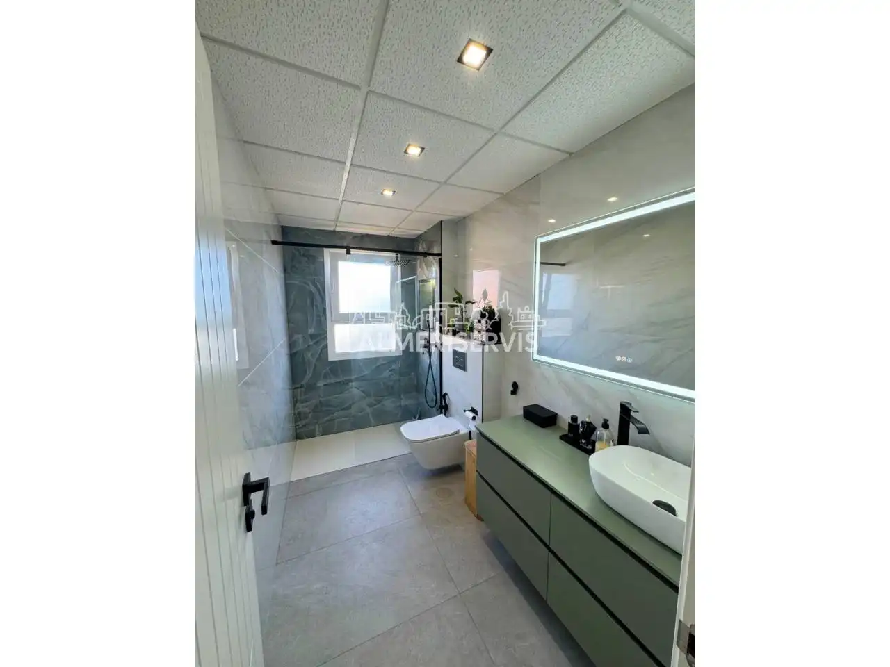 Baño de Ático en venta en El Ejido con Aire acondicionado, Terraza y Trastero