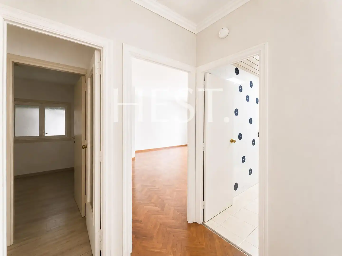 Piso en venta en Barcelona con Calefacción, Terraza y Balcón