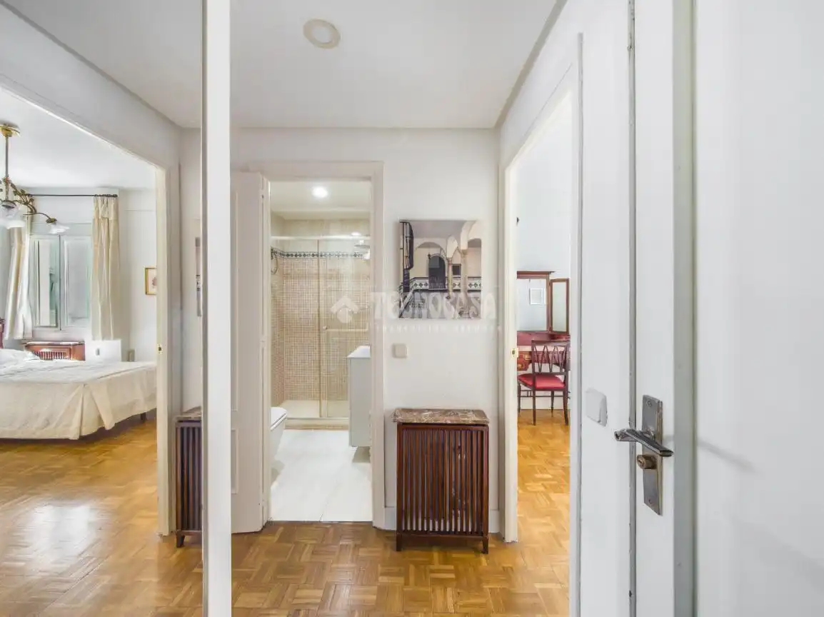 Flat for sale in Madrid  with Air Conditioner, Heating and Parquet flooring