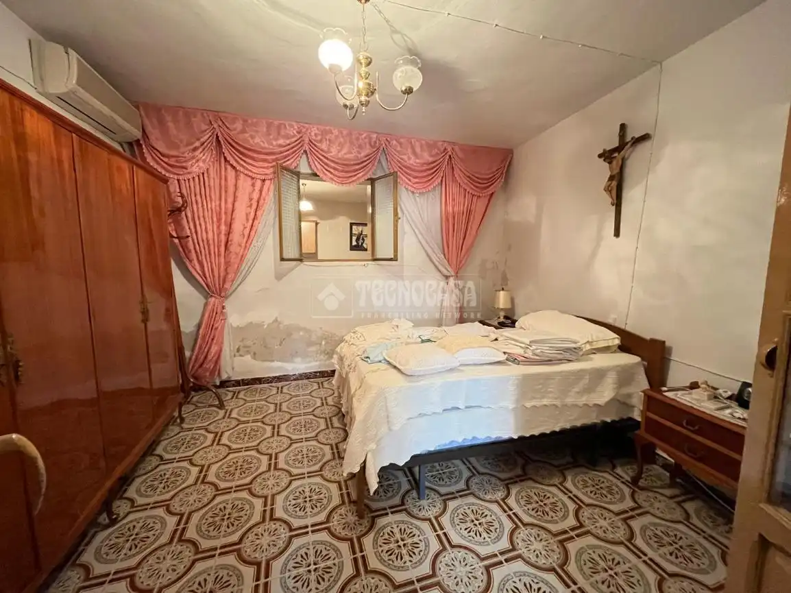 Dormitori de Casa o xalet en venda en Jabalquinto amb Aire condicionat