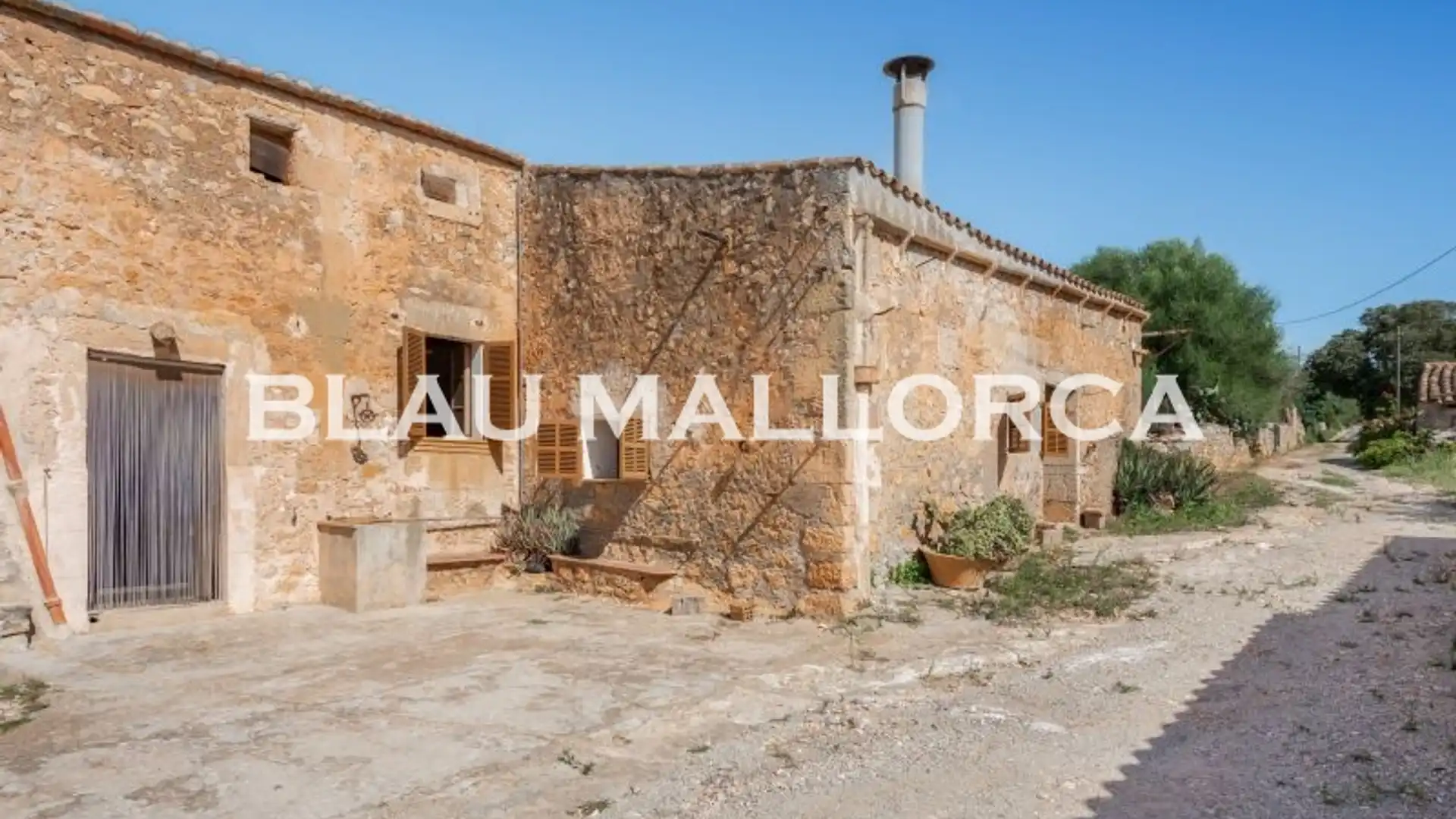 Exterior view of Country homes for sale in Manacor