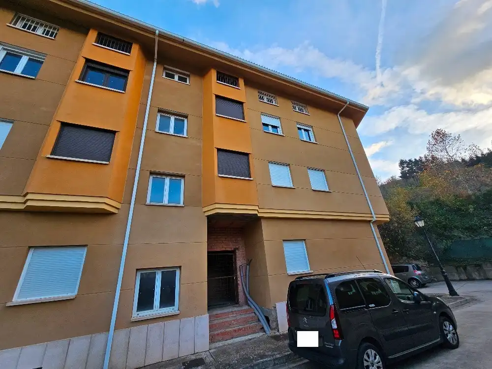 Außenansicht von Residential zum Verkauf in Pradoluengo