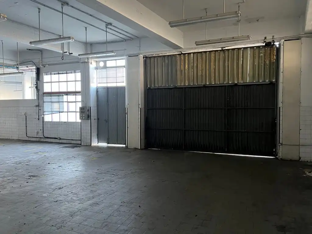 Nave industrial de alquiler en Oleiros con Calefacción
