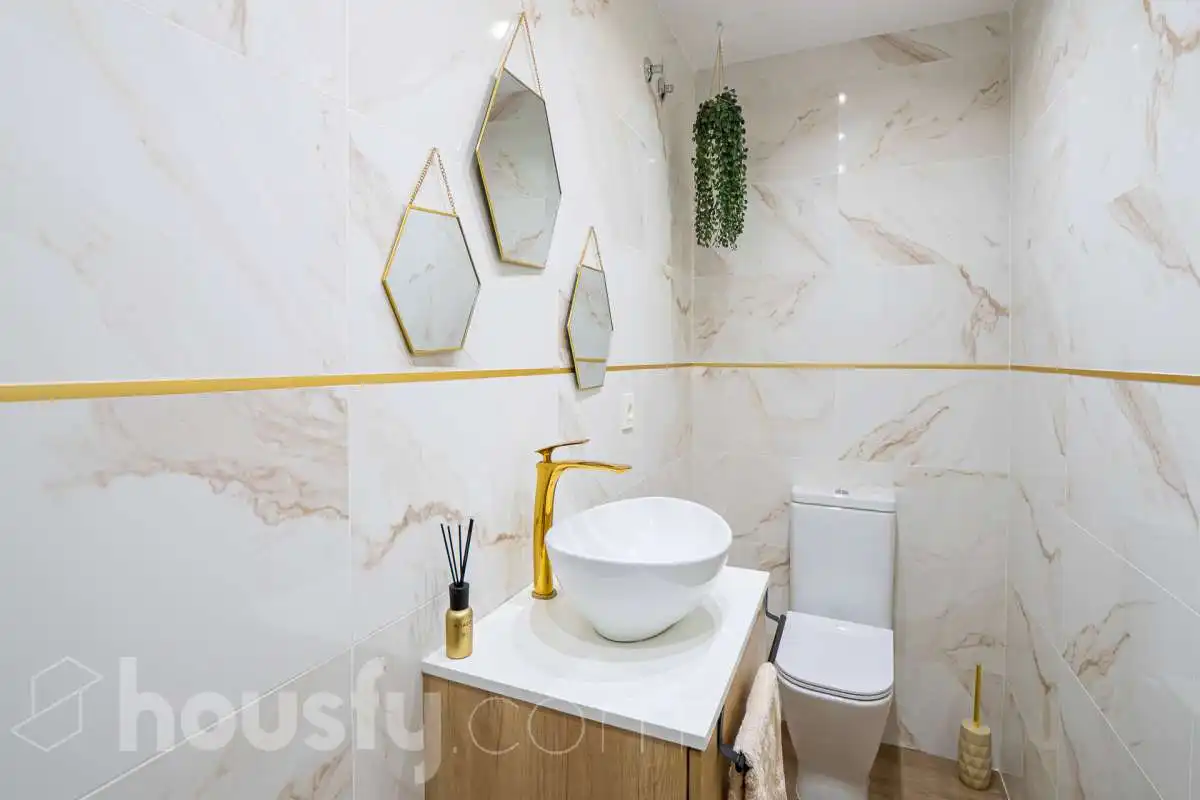Bathroom of Houses for sale in Estepona  with Air Conditioner, Heating and Private garden