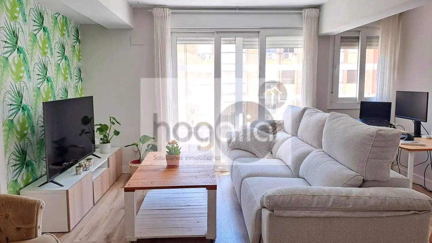 Sala de estar de Piso de alquiler en Sevilla con Aire acondicionado, Amueblado y Balcón