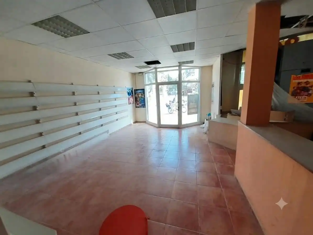 Business premises to rent in Can Fatjó - Sant Jordi Park - Plana del Castell