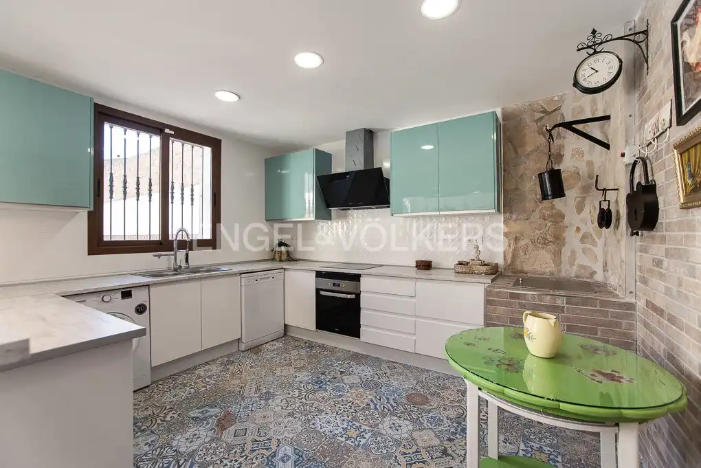 Cuina de Casa o xalet en venda en Oropesa del Mar / Orpesa amb Calefacció, Jardí privat i Terrassa