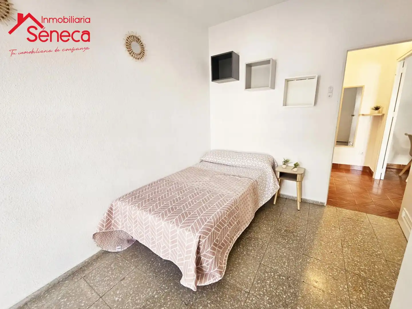 Habitación de Piso de alquiler en Córdoba con Terraza y Amueblado