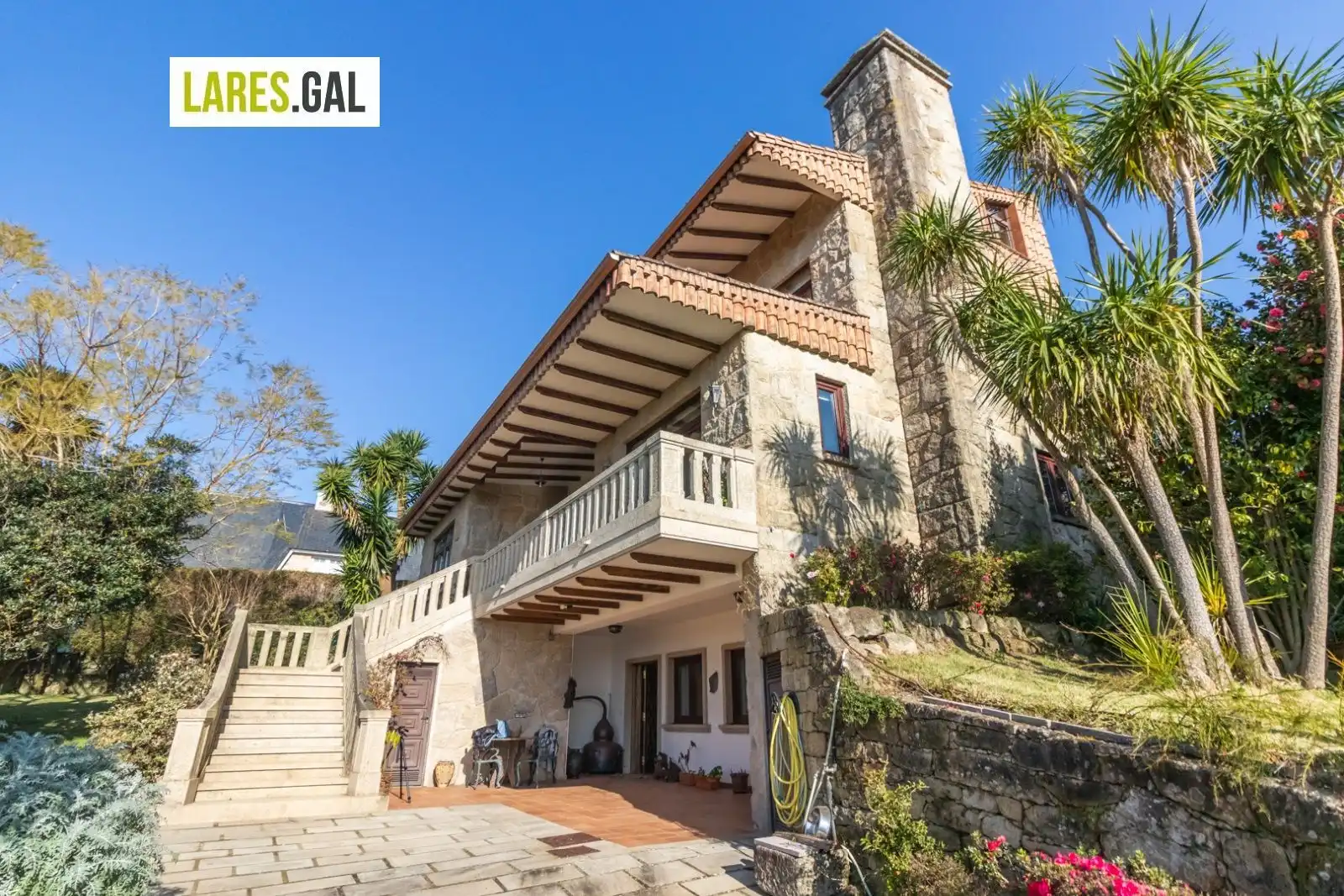 Vista exterior de Casa o xalet de lloguer en Moaña amb Calefacció, Terrassa i Moblat