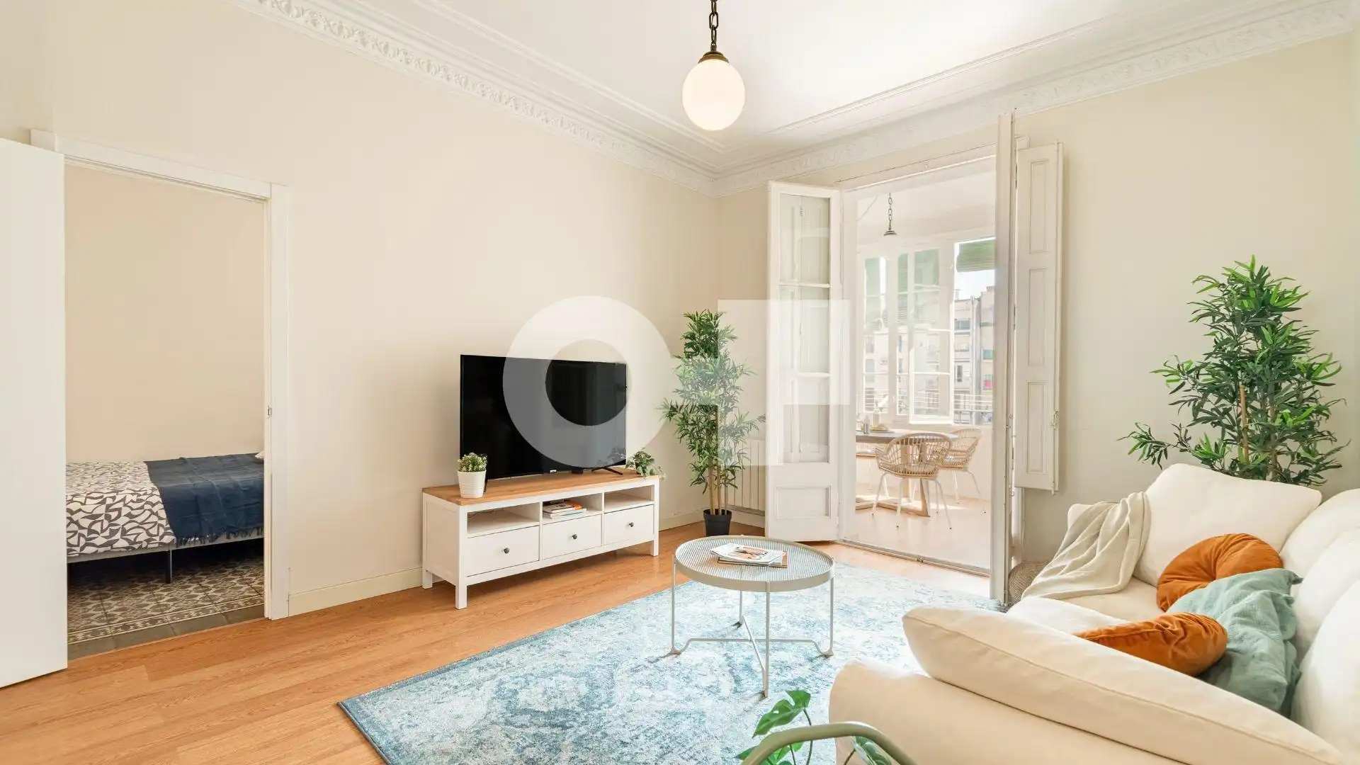 Piso con terraza en venta en Carrer Carrer Villarroel, imagen 2