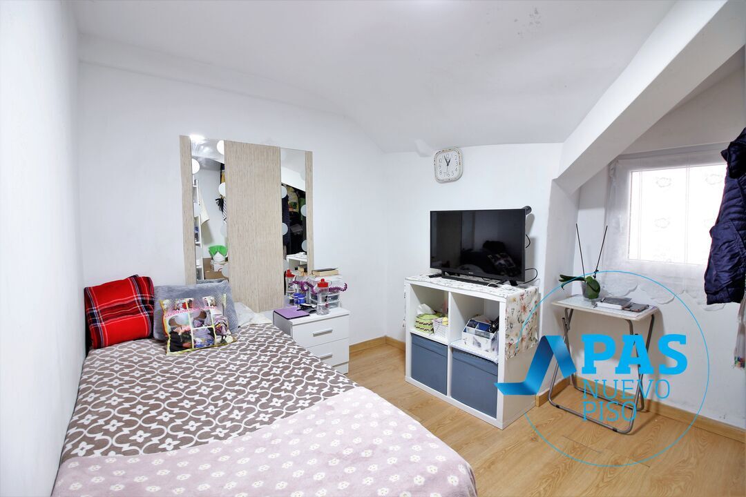 Bedroom of Flat for sale in Santander