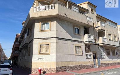 Vista exterior de Apartament en venda en Torrevieja amb Terrassa i Piscina