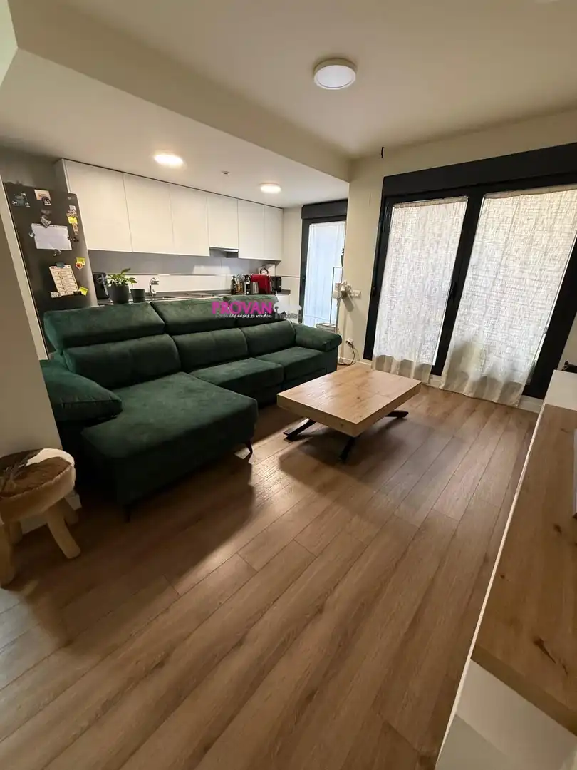 Sala de estar de Planta baja en venta en Torrejón de Ardoz con Aire acondicionado, Trastero y Piscina comunitaria