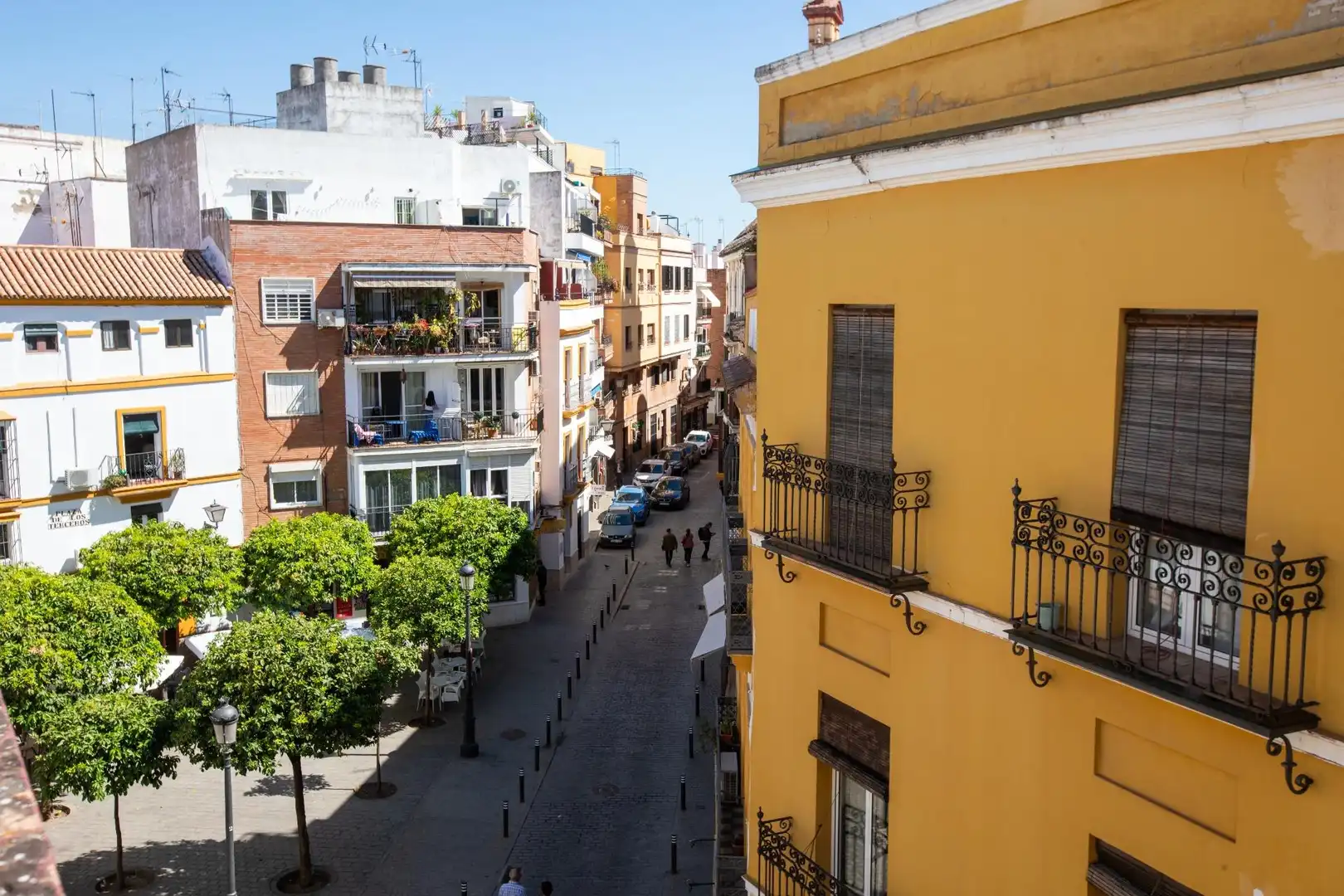 Vista exterior de Edificio en venta en Sevilla