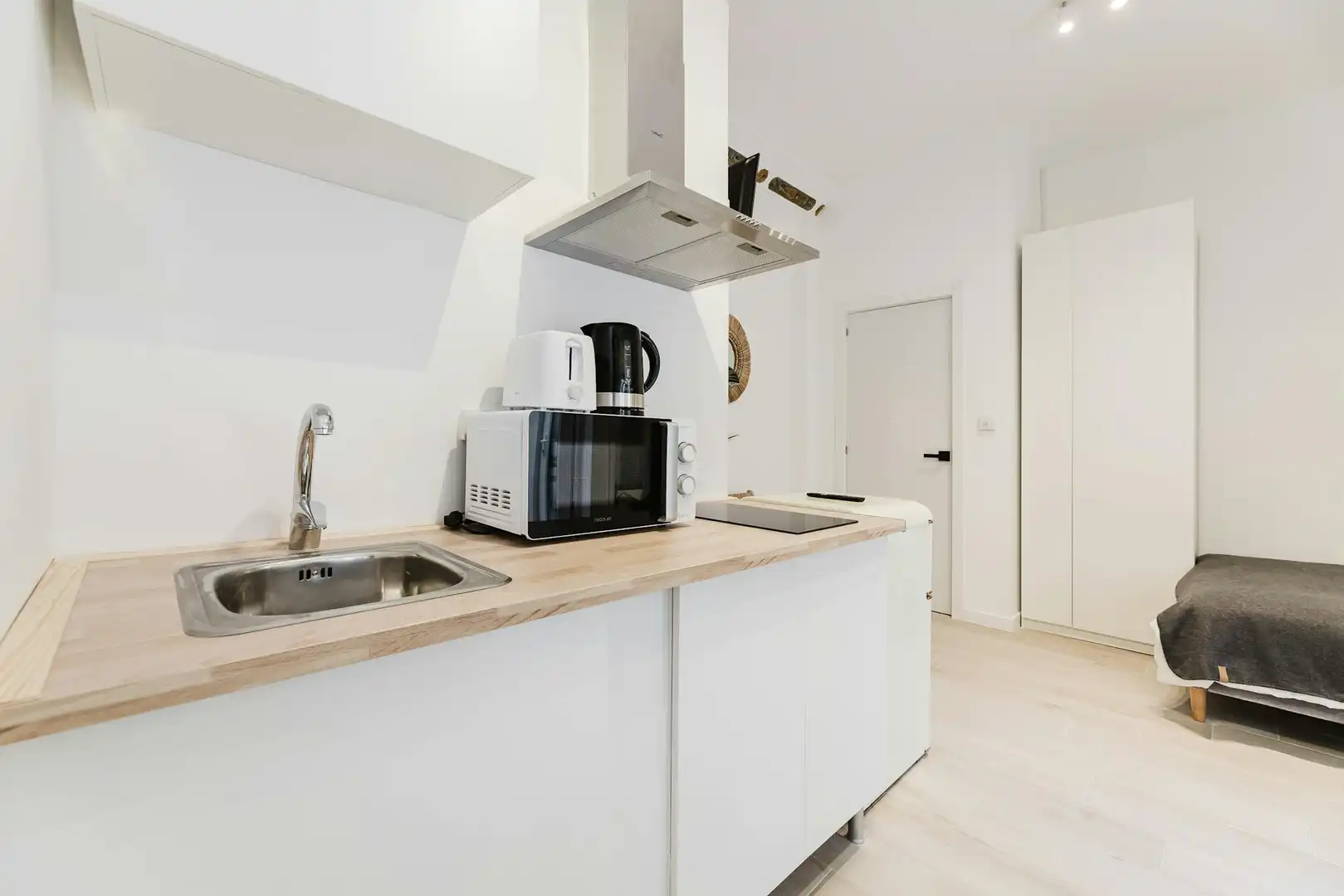 Küche von Wohnung zur Miete in Valencia mit Klimaanlage, Waschmaschine und Fernseher
