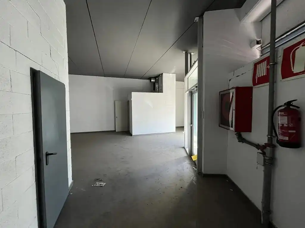 Nau industrial en venda en Badalona amb Alarma