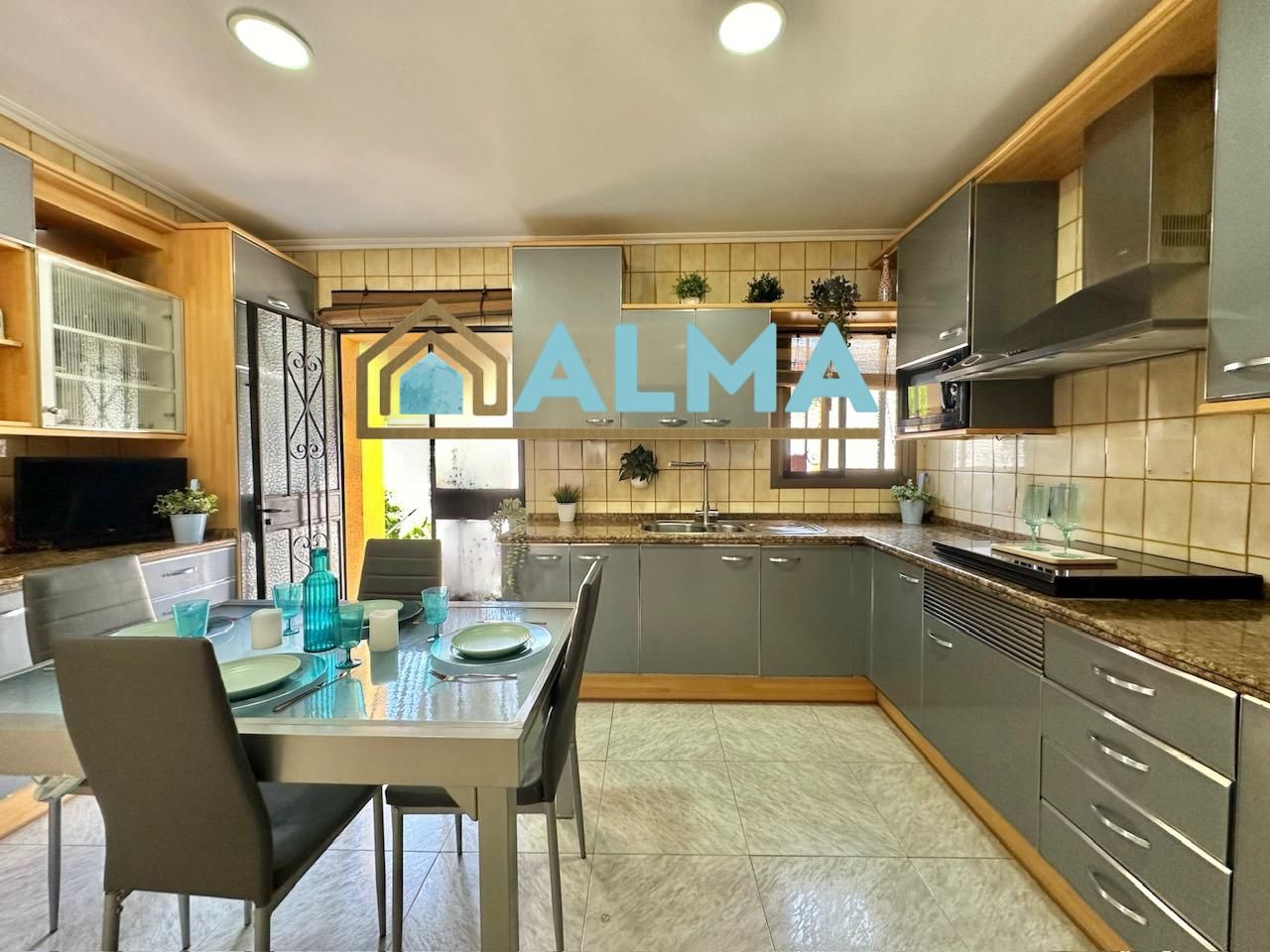 Kitchen of House or chalet for sale in Algeciras  with Air Conditioner, Private garden and Terrace