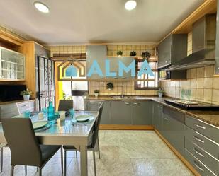 Kitchen of House or chalet for sale in Algeciras  with Air Conditioner, Private garden and Terrace