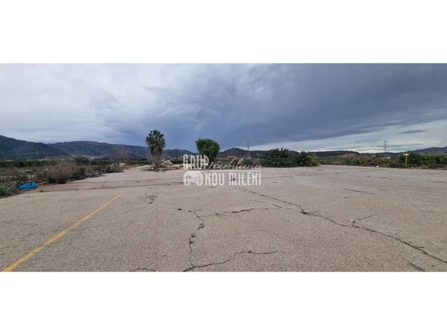 Terreno residencial en Alquiler en Avenida de Abril - 9 de Octubre