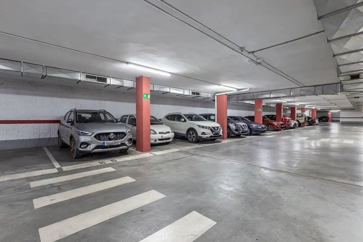 Parking de Piso en venta en Granada con Aire acondicionado y Calefacción