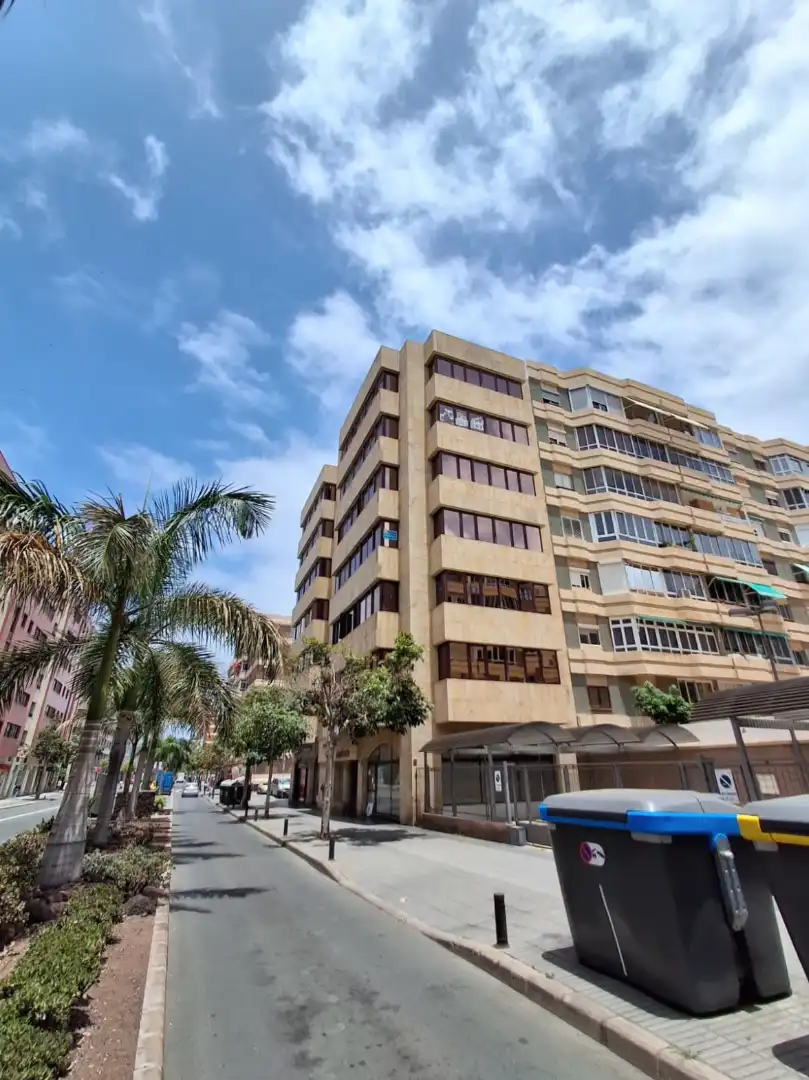 Außenansicht von Büro zur Miete in Las Palmas de Gran Canaria mit Klimaanlage und Heizung