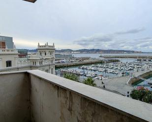 Dormitori de Oficina de lloguer en Gijón  amb Terrassa