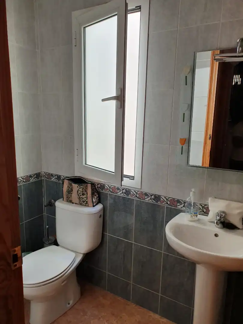 Bany de Casa o xalet en venda en Baza amb Calefacció, Moblat i Rentadora