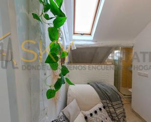 Attic for rent to own in Calle de Juanelo,  Madrid Capital