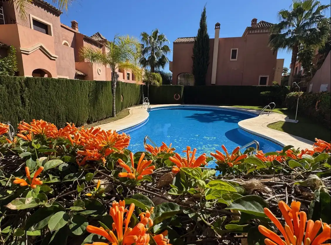 Jardí de Casa adosada en venda en Estepona amb Aire condicionat, Calefacció i Jardí privat