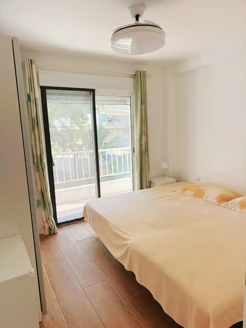 Habitación de Piso de alquiler en Alicante / Alacant con Terraza, Amueblado y Internet