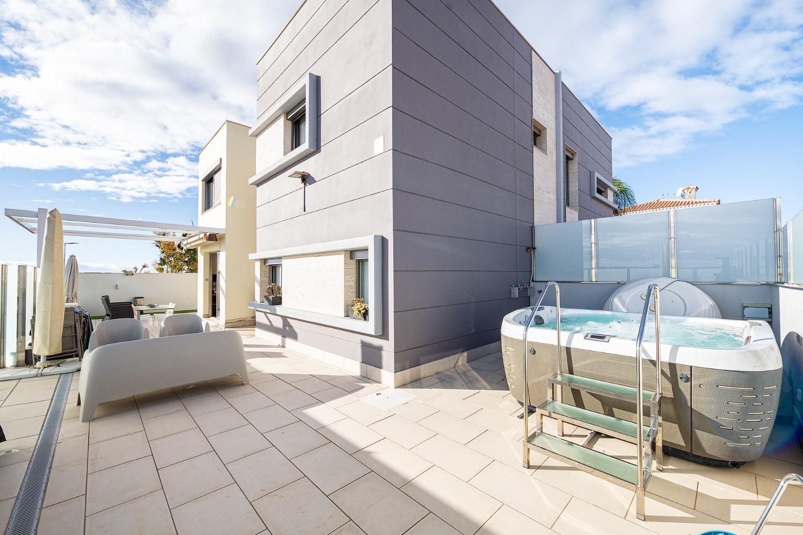 Terrassa de Casa o xalet en venda en San Bartolomé de Tirajana amb Aire condicionat i Terrassa