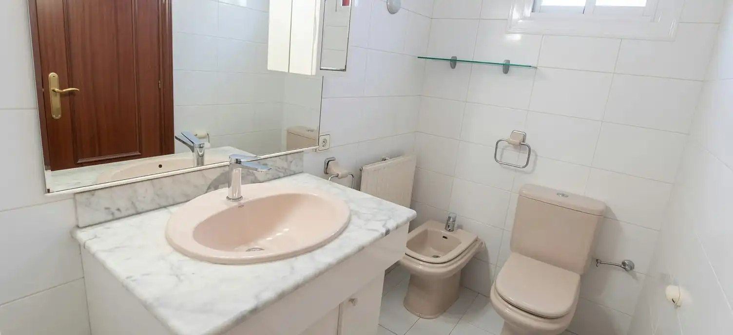 Badezimmer von Wohnung zum Verkauf in Sabadell mit Klimaanlage, Heizung und Möbliert