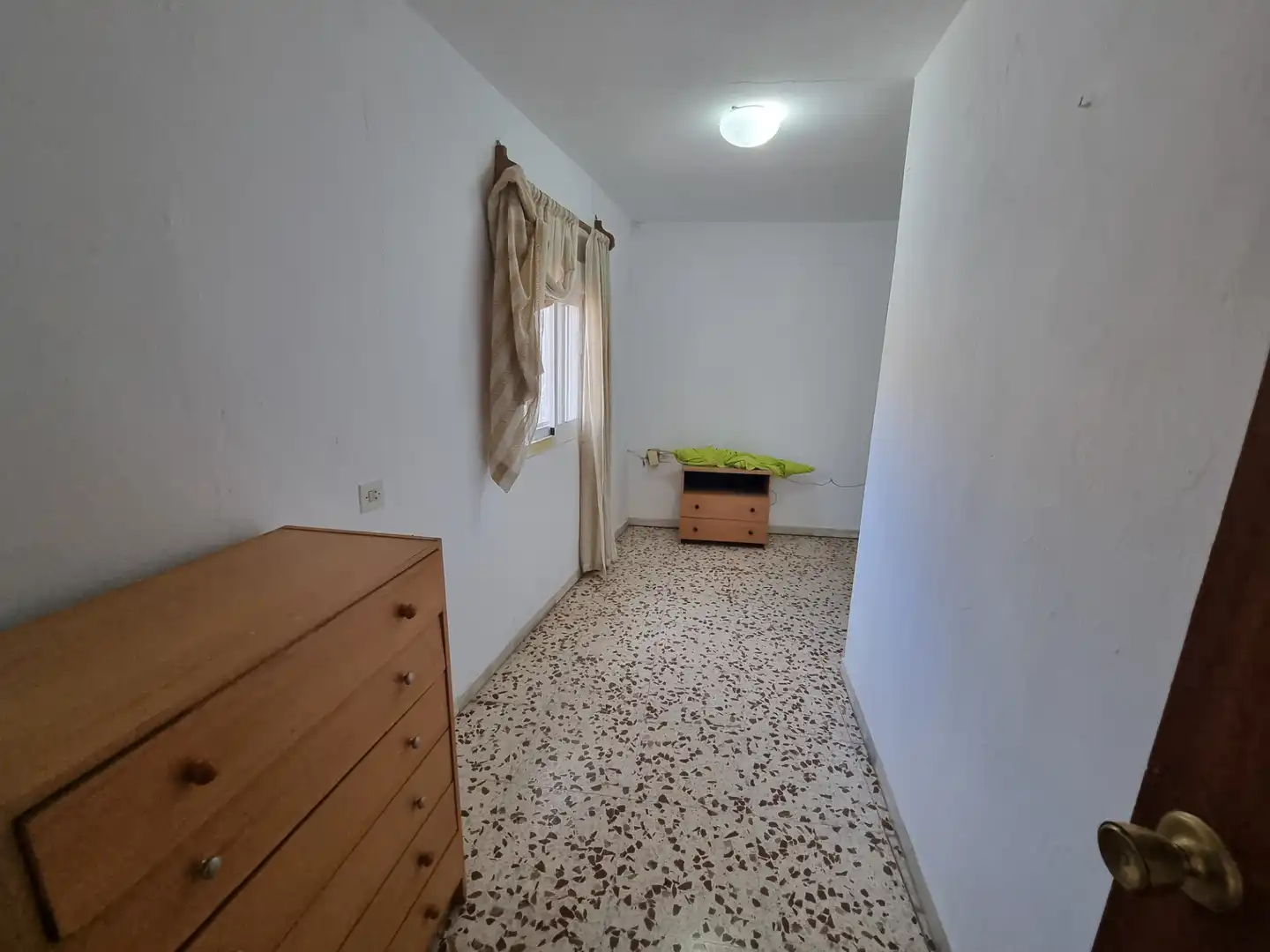 Dormitori de Casa o xalet en venda en Almería amb Jardí privat, Terrassa i Moblat