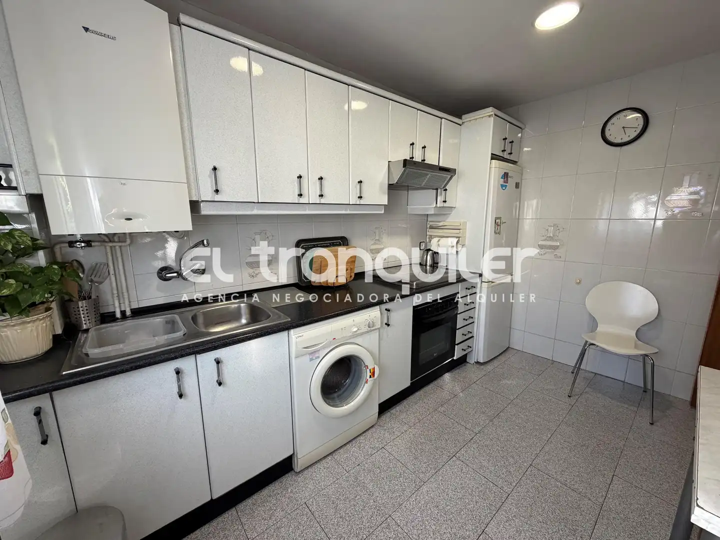 Cocina de Piso de alquiler en Fuenlabrada con Parquet, Amueblado y Lavadora