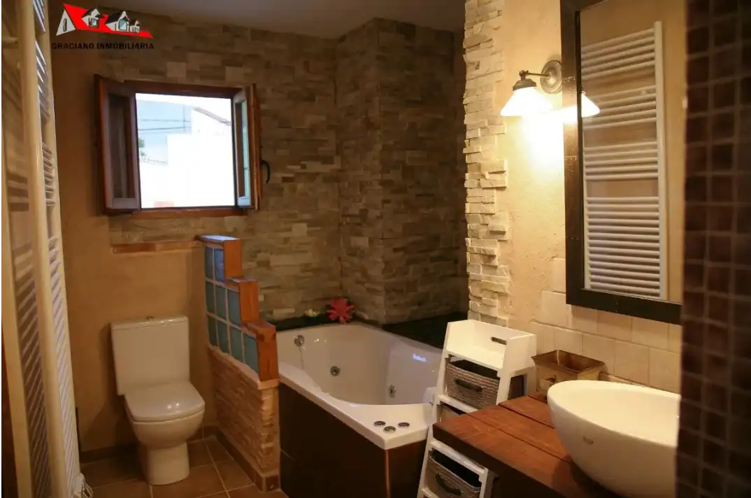 Baño de Dúplex en venta en Chinchilla de Monte-Aragón con Calefacción, Amueblado y Microondas
