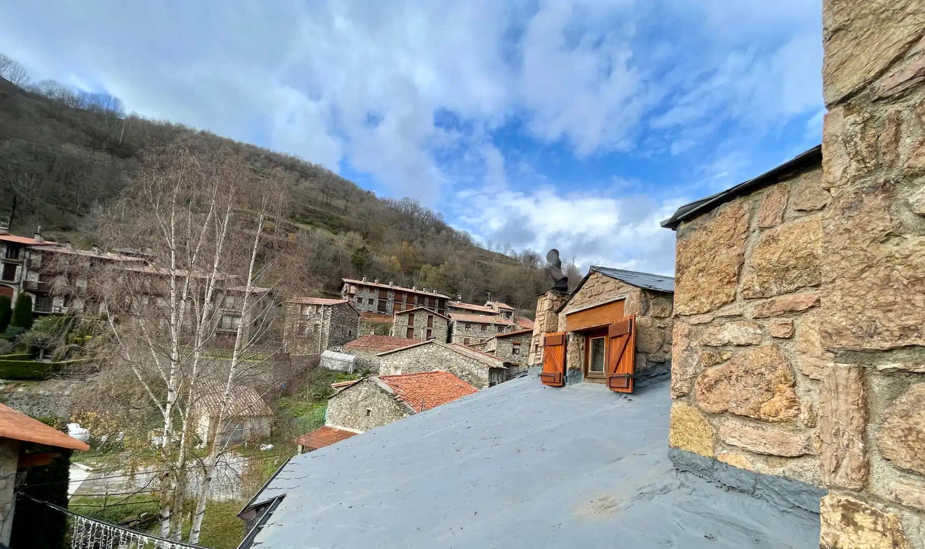 Vista exterior de Ático en venta en Setcases con Calefacción, Terraza y Amueblado