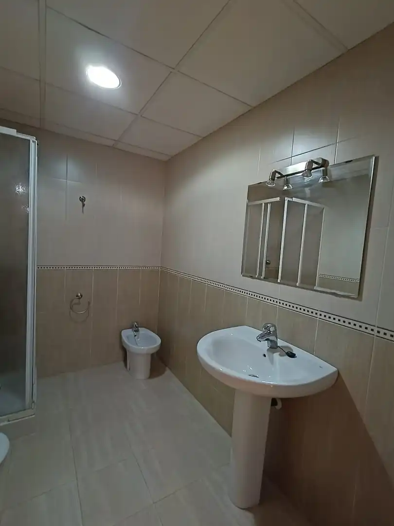 Baño de Piso de alquiler en Murcia con Trastero y Amueblado