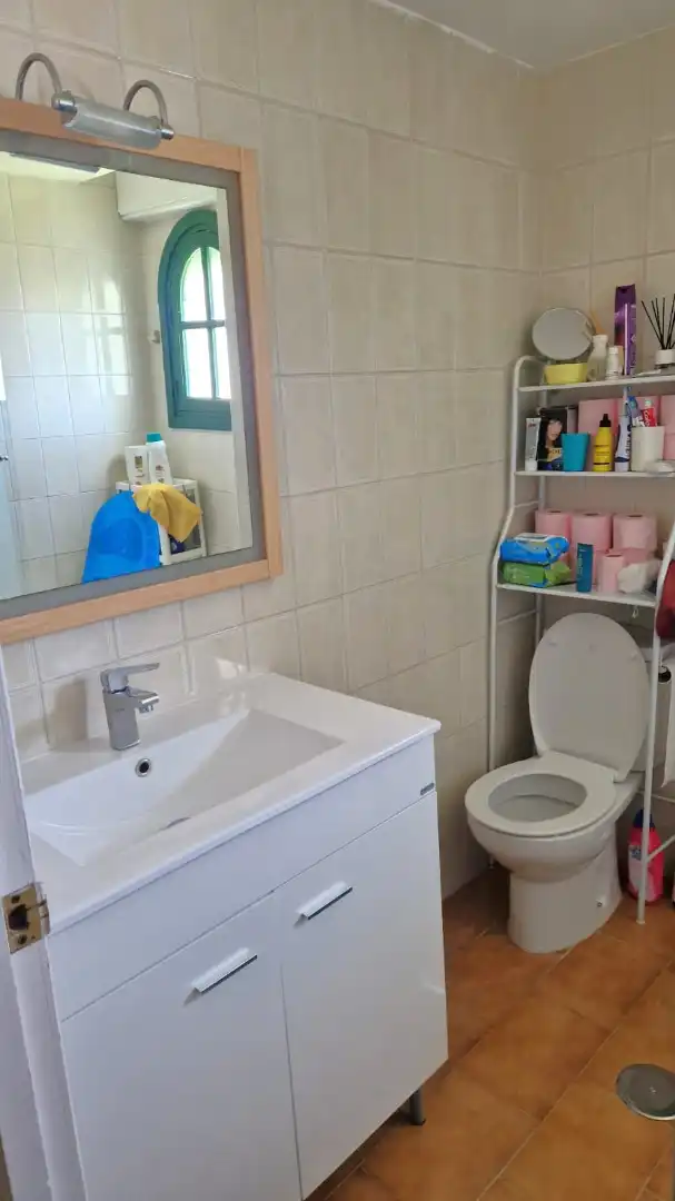 Baño de Apartamento de alquiler en Sanlúcar de Barrameda con Amueblado, Lavadora y Microondas