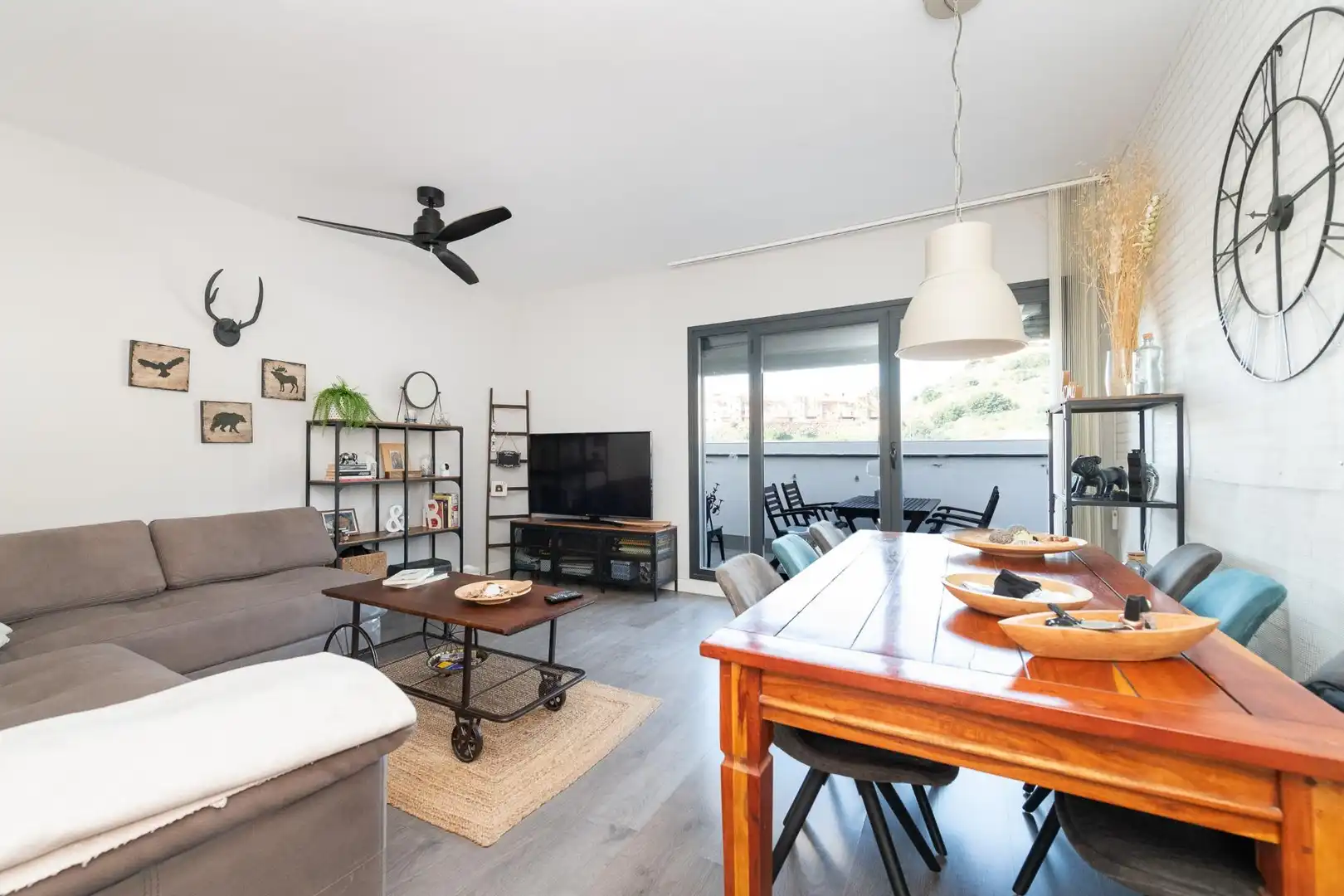 Sala de estar de Ático en venta en Rincón de la Victoria con Terraza, Trastero y Piscina comunitaria