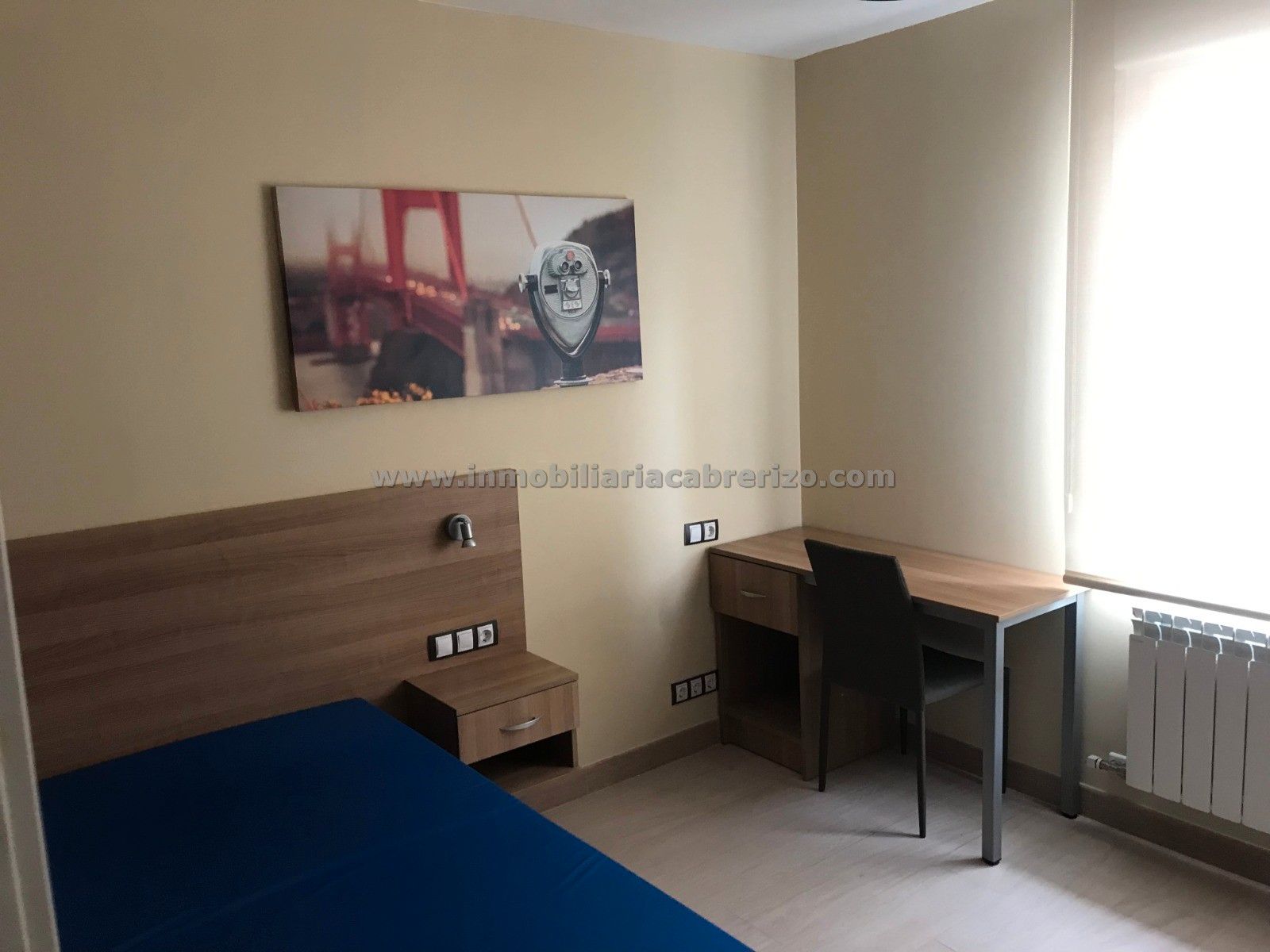 Habitación de Apartamento de alquiler en  Logroño con Calefacción, Parquet y Amueblado