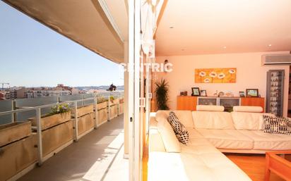 Exterior view of Duplex for sale in Terrassa  with Air Conditioner and Terrace