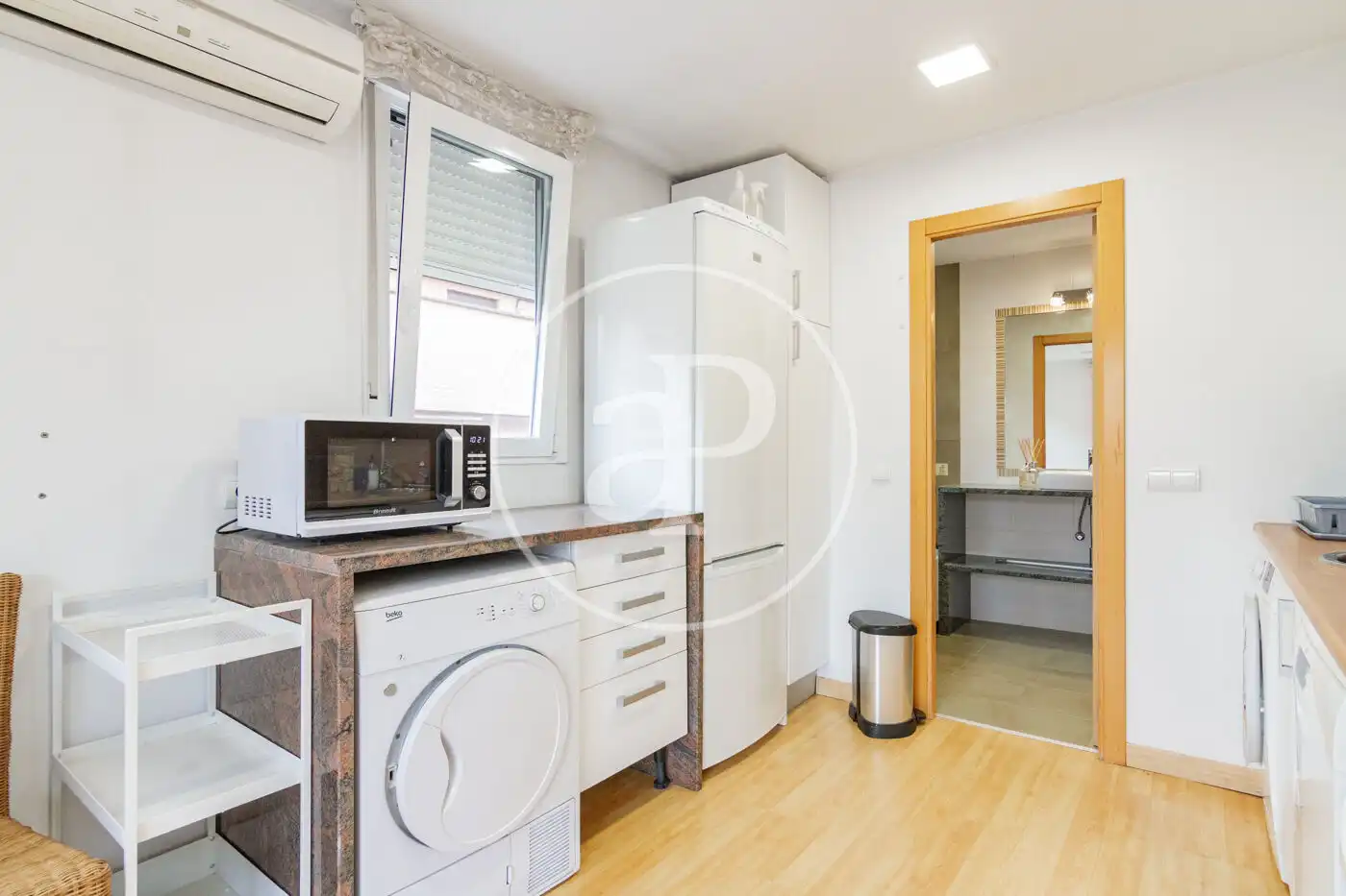 Kitchen of Flat for rent in Madrid  with Air Conditioner, Heating and Terrace
