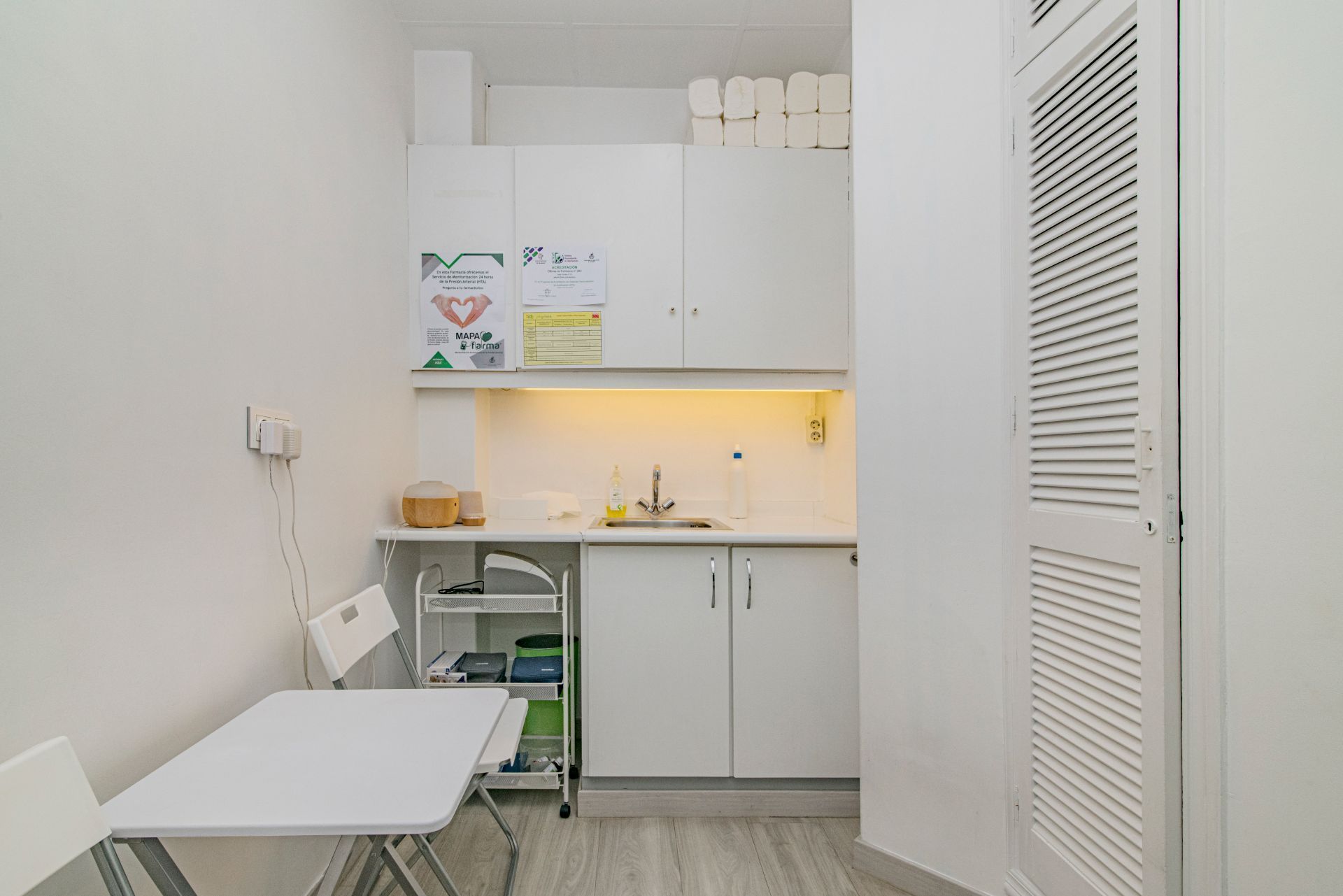 Local de lloguer a Ermita, 23