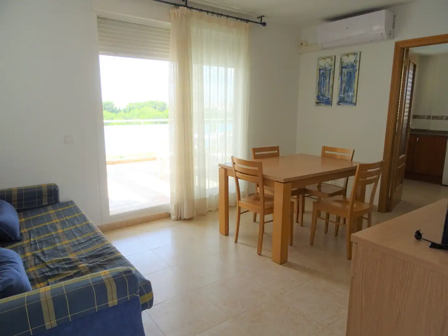 Menjador de Apartament de lloguer en Alcalà de Xivert amb Aire condicionat, Terrassa i Moblat